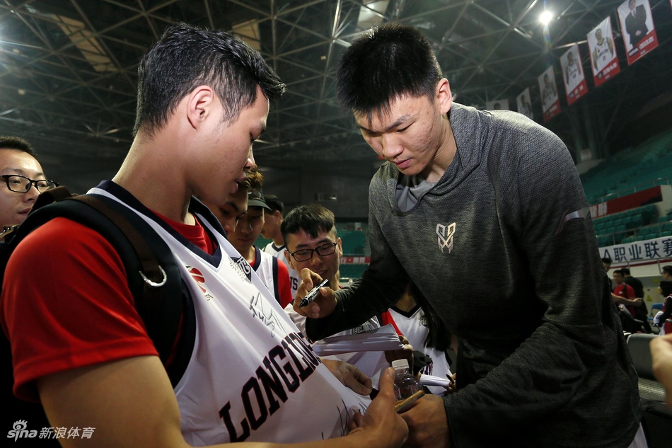 爱游戏体育平台-成都蓉城内部沟通备战CBA常规赛布莱顿围绕欧篮联调整名单之后，里昂战术微调备战NBA常规赛的简单介绍-爱游戏体育平台